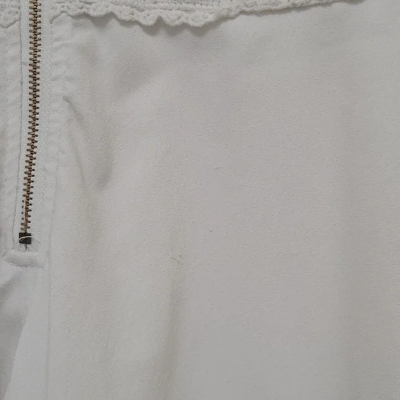 Beautiful white dress - Picture 3 of 5